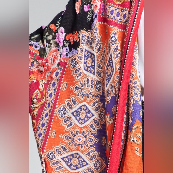 Stunning Floral Italian Print Kimono w Side Slits on Lightweight Jacquard Fabric - Picture 10 of 10
